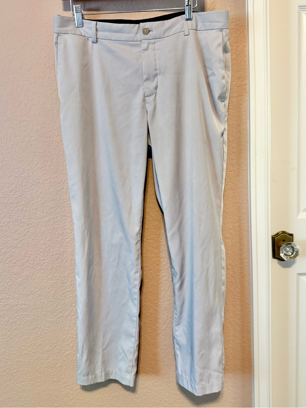 Nike Golf Dri-Fit Modern Fit Khaki Slacks 33 x 28